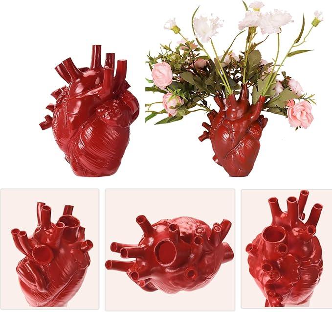 Vaza in forma de inima anatomica, Flori incluse