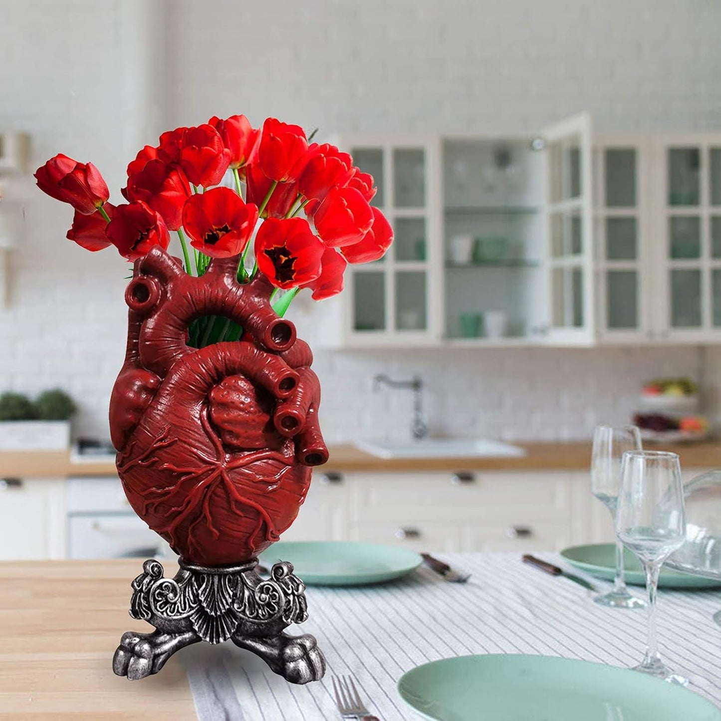 Vaza decorativa in forma de inima anatomica, Cu Suport Metalic Argintiu, Design Modern pentru Casă sau Birou, Inaltime 20 cm, Rosie