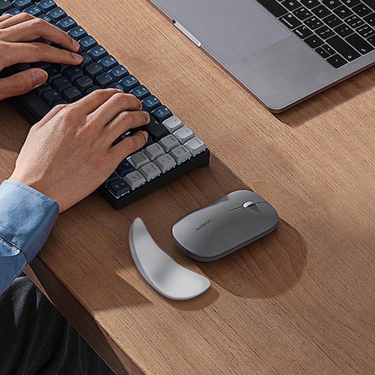 Suport ergonomic pentru incheietura mana dreapta