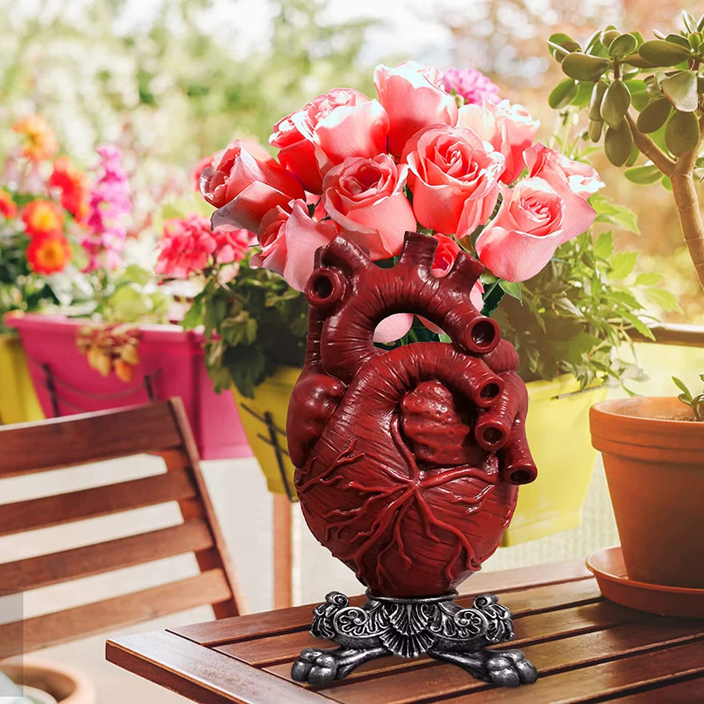 Vaza decorativa in forma de inima anatomica, Cu Suport Metalic Argintiu, Design Modern pentru Casă sau Birou, Inaltime 20 cm, Rosie