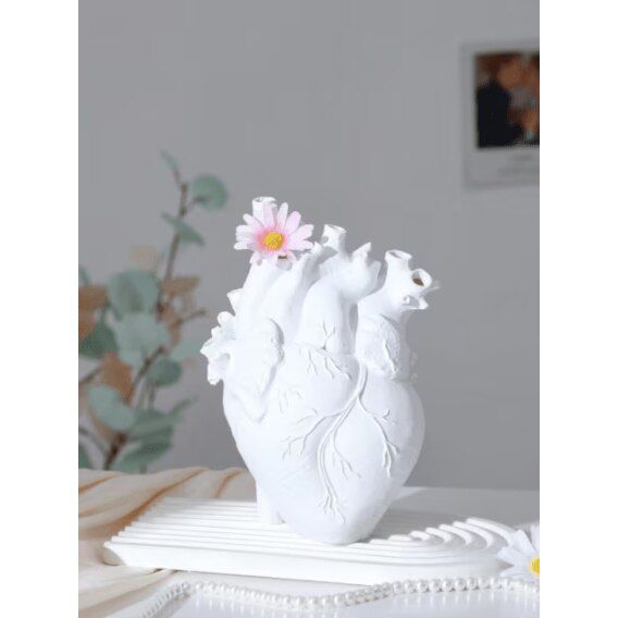 Vaza decorativa in forma de inima anatomica, Alba, Inaltime 25 cm
