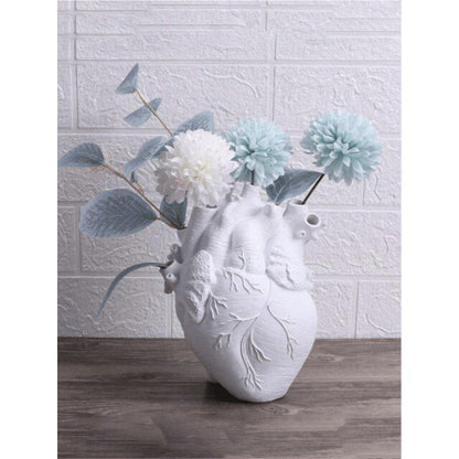 Vaza decorativa in forma de inima anatomica, Alba, Inaltime 25 cm